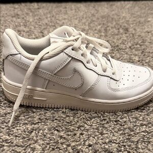 Nike Kids AF1 WHITE AIR FORCE 1s size 2.5